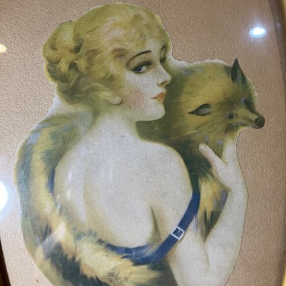 Pair of "Elegant‎ Ladies" Clipped Image Art in Oval Frames Vintage 1950's - Picture 7 of 10